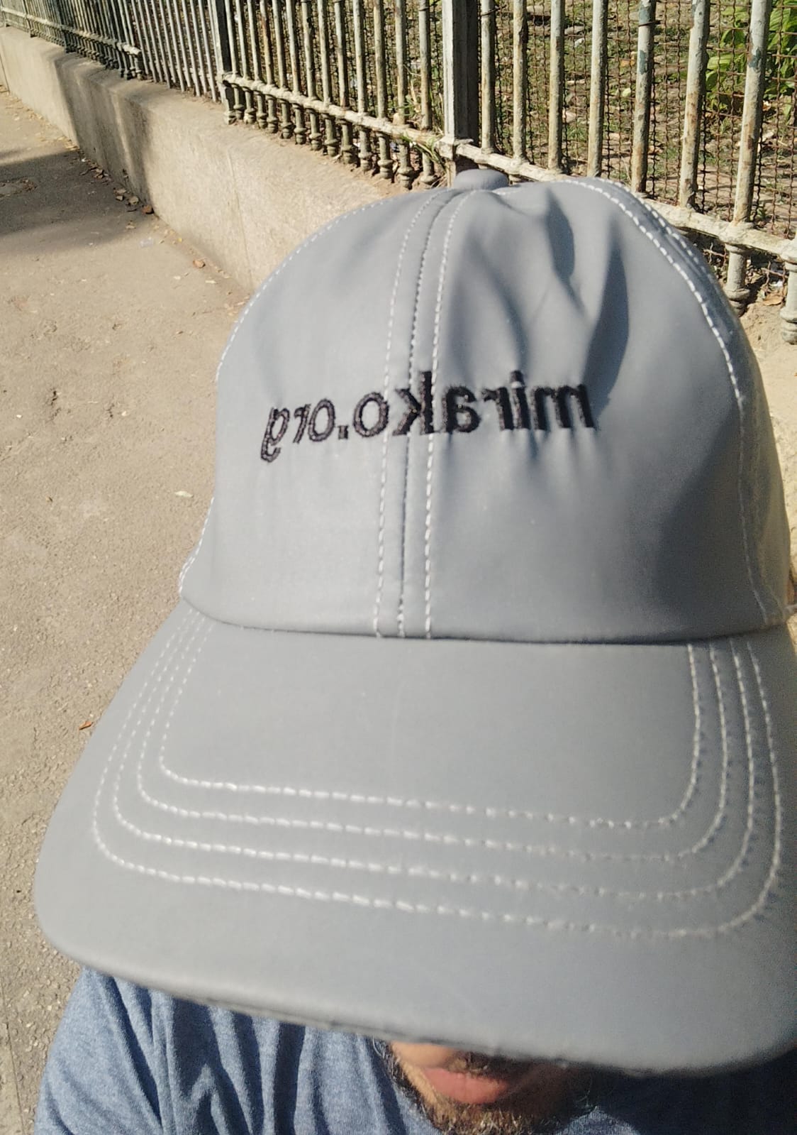 Bone Reflexivo Anti Paparazzi Mirako